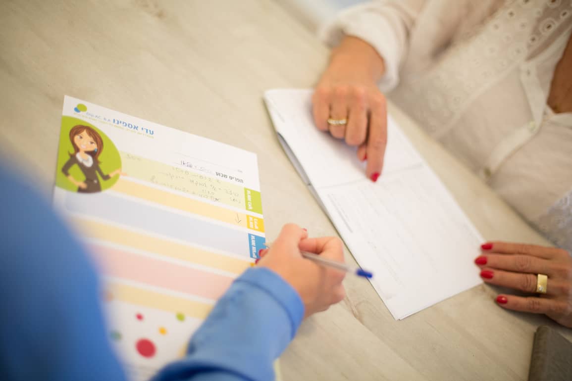 עדי אספינו - דיקור סיני להרזיה, תופעות גיל המעבר ואורח חיים בריא